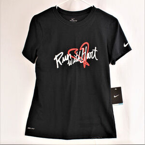 NWT Nike Woman Top Size S